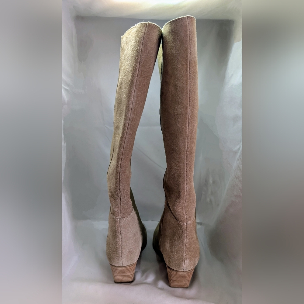 Boots - Picture 6 of 7